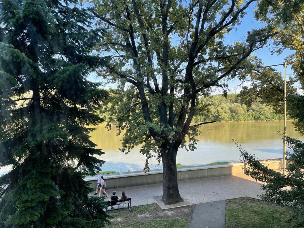 Hip Riverview Bestern Segedin Dış mekan fotoğraf