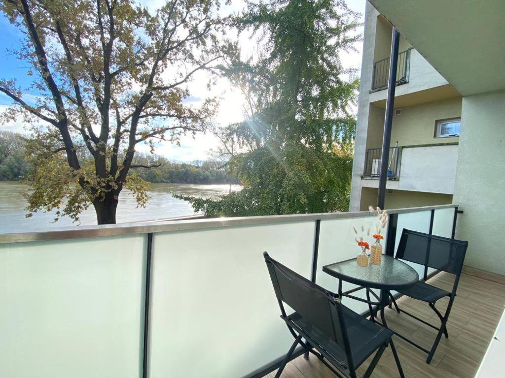 Hip Riverview Bestern Segedin Dış mekan fotoğraf